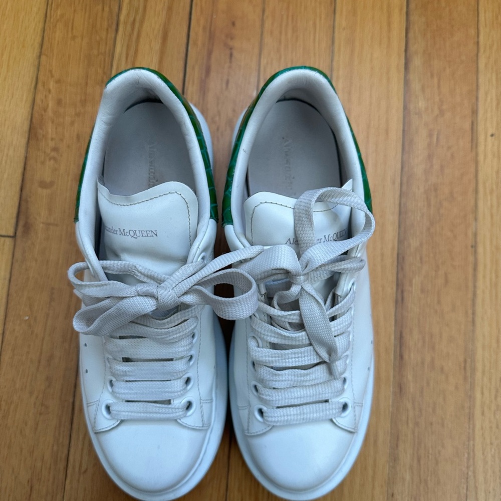 Alexander McQueen Oversized Sneakers
White & Green Croc-Print Leather Size 37.5 - Picture 15 of 16